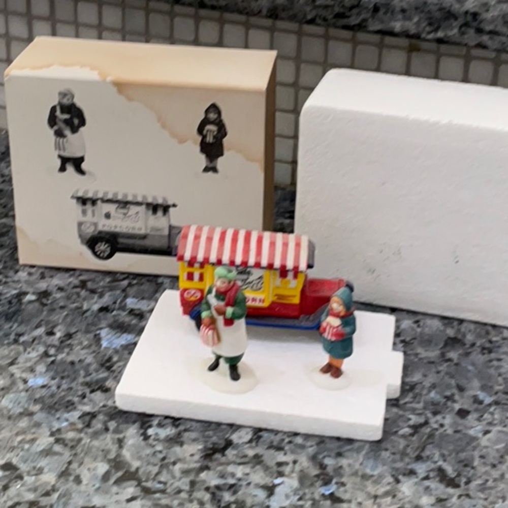 Department 56, Popcorn Vendor, set of 3